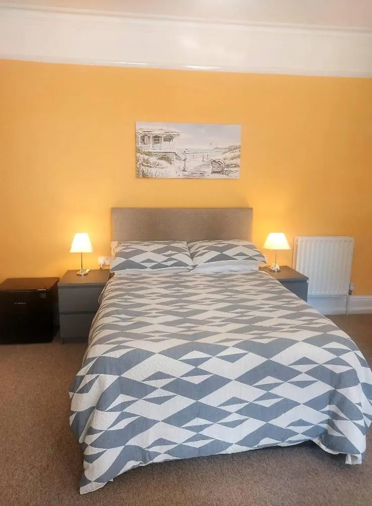 Lea Hurst B&B Bournemouth 3*,